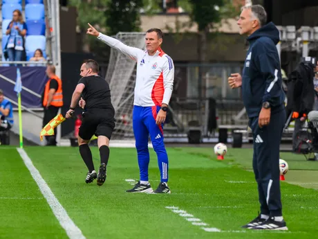 Tréner ŠK Slovan Bratislava Boris Kitka a tréner FC Košice Roman Skuhravý počas zápasu 6. kola Niké ligy.