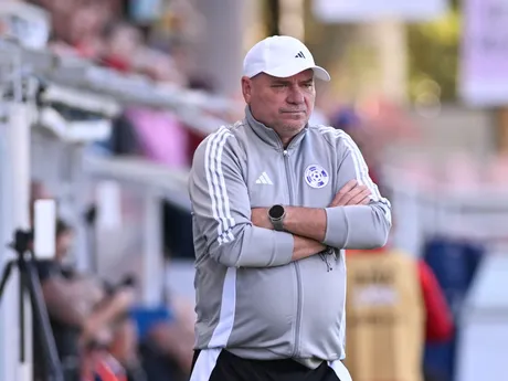 Na snímke je tréner KFC Komárno Mikuláš Radványi. 