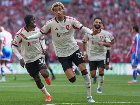 Útočník Liverpoolu Hugo Ekitike sa teší z gólu v zápase o Community Shield 2025. 