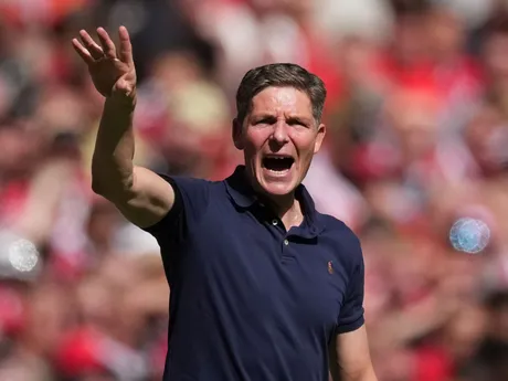Tréner Crystalu Palace Oliver Glasner počas zápasu o Community Shield 2025.