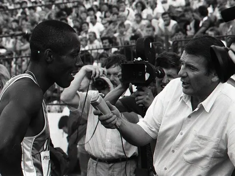 Víťaz behu na 100 m na mítingu 
P-T-S v roku 1988 Calvin Smith.