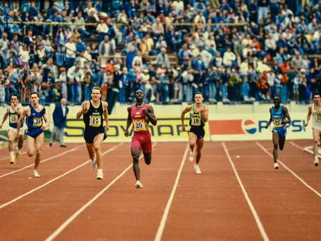 Najväčšia hviezda (nielen) mítingu v roku 1992, Američan Michael Johnson (v červenom).