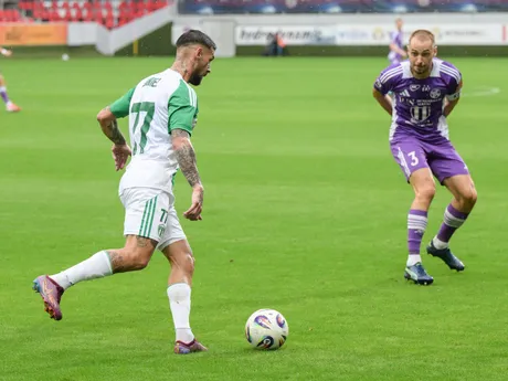 Erik Daniel (Skalica) a Martin Šimko (Komárno) v zápase 6. kola Niké ligy.