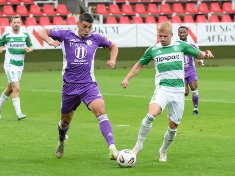 Martin Boďa (Komárno) a Lukáš Šimko (Skalica) v zápase 6. kola Niké ligy.