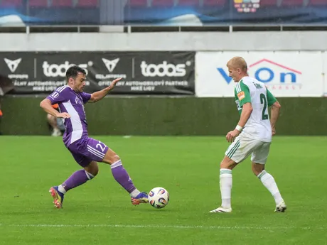 Karoly Tamas (Komárno) a Lukáš Šimko (Skalica) v zápase 6. kola Niké ligy.