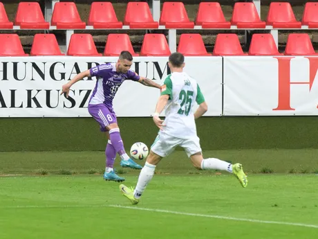 Šimon Šmehyl (Komárno) a Adam Gaži (Skalica) v zápase 6. kola Niké ligy.