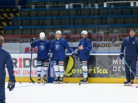 Na snímke sú hokejisti HK Nitra počas prvého tréningu pred sezónou 2025/2026.