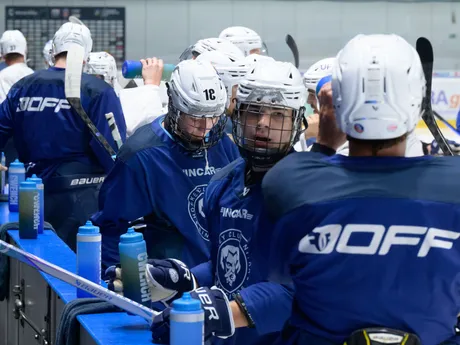 Na snímke sú hokejisti HK Nitra počas prvého tréningu pred sezónou 2025/2026.