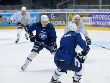 Hokejisti Nitry počas prvého tréningu pred sezónou 2025/2026.