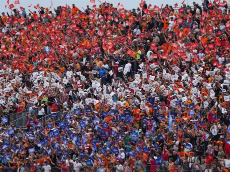 Fanúšikovia počas Veľkej ceny Holandska 2025. 