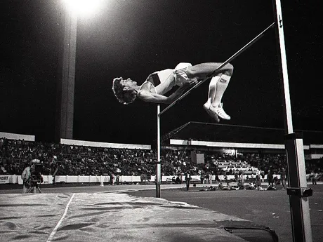 Sovietsky výškar Rudolf Povarnicyn na mítingu P-T-S v roku 1989.