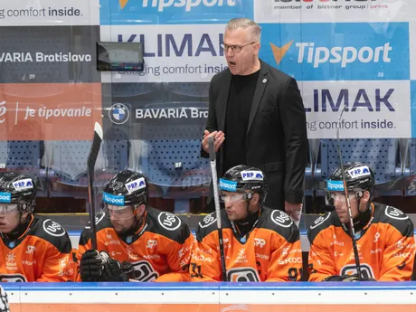 Tréner HC Košice Dan Ceman v zápase 1. kola hokejovej Tipsport ligy HC Slovan Bratislava - HC Košice.