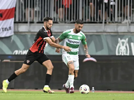 Stefan Škrbo a hráč Skalice Erik Daniel počas zápasu 7. kola Niké ligy.