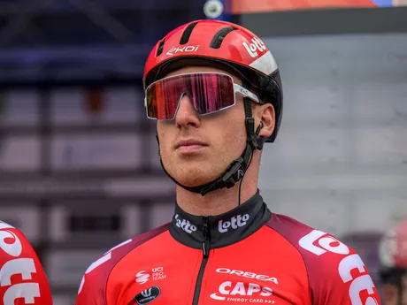 Na snímke belgický pretekár Milan Menten (Lotto)  pózuje divákom pred štartom 1. etapy 69. ročníka medzinárodných cyklistických pretekov Okolo Slovenska.