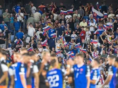 Diváci tlieskajú slovenským futbalistom po víťazstve 2:0 nad Nemeckom v úvodnom kvalifikačnom zápase na MS 2026 A-skupiny Slovensko - Nemecko
