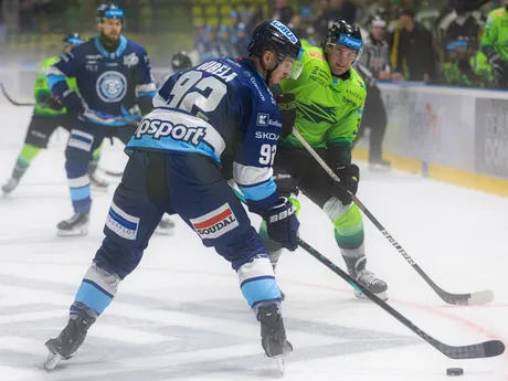 Miloš Bubela (Nitra) počas zápasu 1. kola hokejovej Tipos extraligy Vlci Žilina - HK Nitra. 