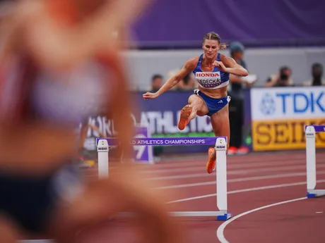 Daniela Ledecká v treťom semifinálovom behu na 400 m cez prekážky na MS v atletike 2025.