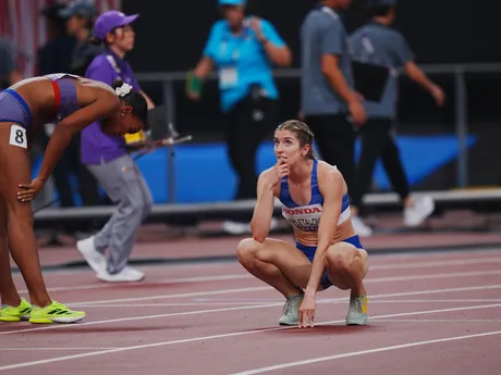 Emma Zapletalová v prvom semifinálovom behu na 400 m cez prekážky na MS v atletike 2025.