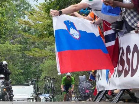 Slovinec Tadej Pogačar v individuálnych pretekoch mužov na MS v cestnej cyklistike v Kigali.