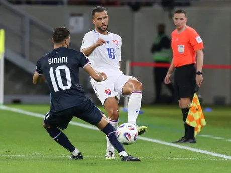 David Hancko počas zápasu Luxembursko - Slovensko v kvalifikácii na MS 2026.