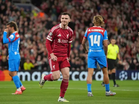 Andrew Robertson počas zápasu Liverpool FC - Atlético Madrid v 1. kole ligovej fázy Ligy majstrov. 