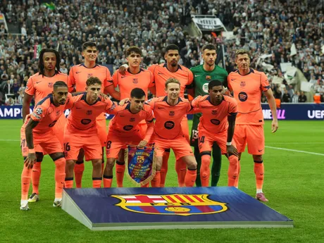 Hráči Barcelony pred zápasom Newcastle United - FC Barcelona