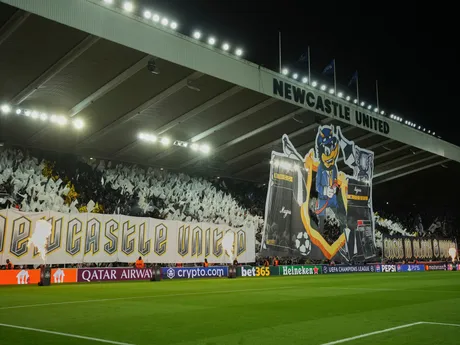 Choreo fanúšikov Newcastlu v zápase Newcastle United - FC Barcelona