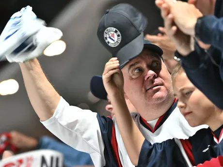 Fanúšikovia Slovanu počas zápasu 7. kola Tipsport ligy HC Slovan Bratislava - Vlci Žilina v Bratislave.