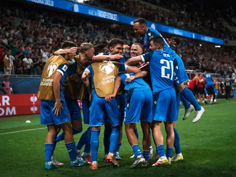 Slováci oslavujú gól v zápase  Slovensko - Nemecko (Kvalifikácia MS 2026)