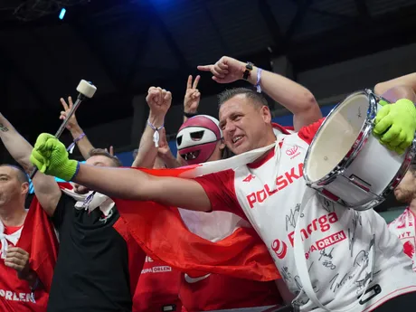 Poľskí fanúšikovia počas zápasu Turecko - Poľsko vo štvrťfinále ME v basketbale 2025. 