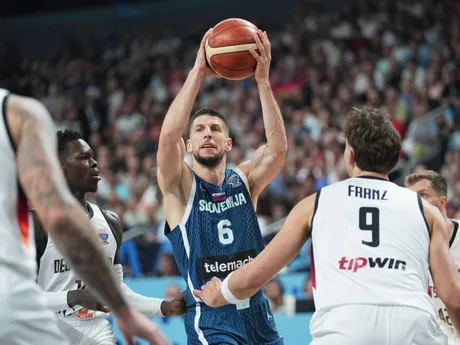 Aleksej Nikolič počas štvrťfinálového duelu Nemecko - Slovinsko