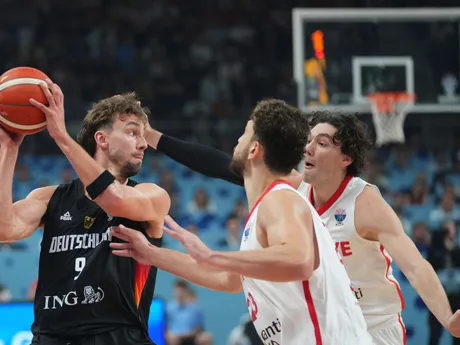 Franz Wagner a Alperen Sengun vo finále ME v basketbale 2025: Turecko - Nemecko