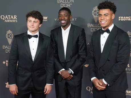 Joao Neves, Ousmane Dembélé a Désiré Doué počas galavečera Zlatá lopta 2025