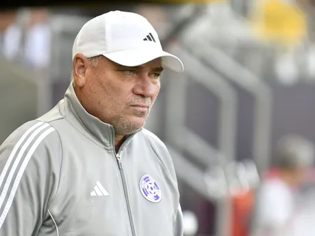 Tréner KFC Komárno Mikuláš Radványi v zápase 7. kola Niké ligy FC Košice - KFC Komárno.