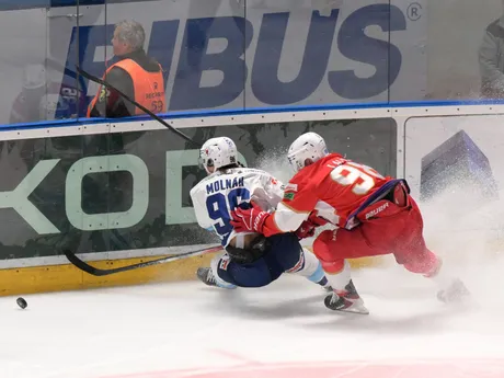 Ondrej Molnár (Nitra) a Lukáš Lalík (Liptovský Mikuláš) v zápase 4. kola Tipsport ligy.