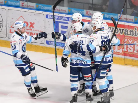 Radosť hráčov Nitry po góle v zápase 4. kola Tipsport ligy medzi HK Nitra - HK 32 Liptovský Mikuláš.