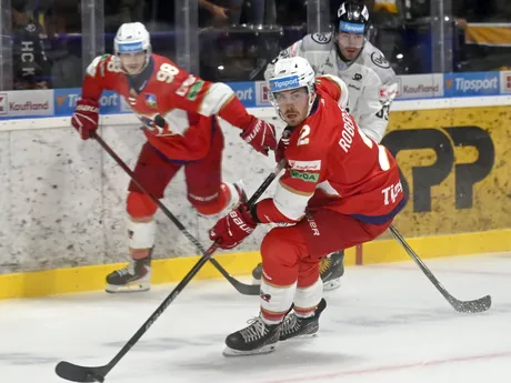 Carter Robertson (L.Mikuláš) v zápase 2. kola hokejovej Tipos extraligy HC Košice - MHK 32 Liptovský Mikuláš.