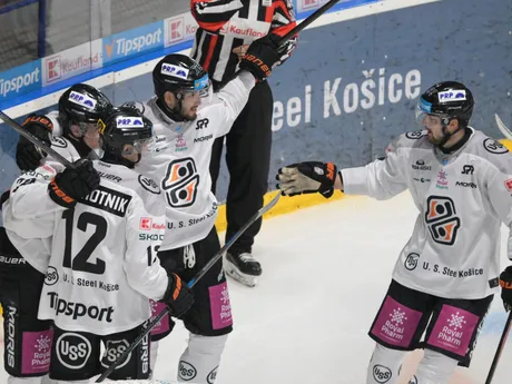Gólová radosť hráčov Košíc v zápase 5. kola hokejovej Tipsport ligy HC Košice - HK Spišská Nová Ves