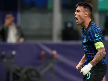 Lautaro Martinez počas zápasu Inter Miláno - Slavia Praha v 2. kole ligovej fázy Ligy majstrov. 