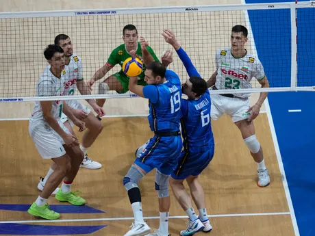 Fotka zo zápasu Taliansko - Bulharsko vo finále na MS vo volejbale 2025.