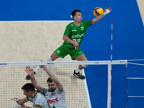 Bulhar Damyan Kolev v zápase Taliansko - Bulharsko vo finále na MS vo volejbale 2025.