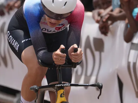 Slovenská cyklistka Sofia Ungerová počas časovky žien U23 na MS v Kigali 2025.
