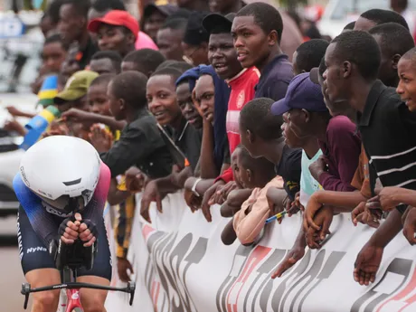 Slovenská cyklistka Viktória Chladoňová počas časovky U23 na MS v Kigali 2025.