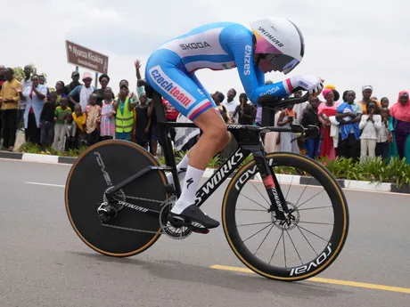 Češka Julia Kopecký počas časovky U23 na MS v cyklistike 2025.