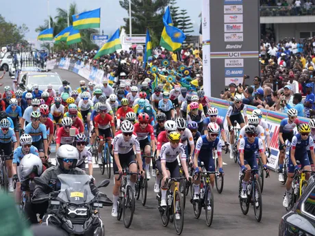 Pelotón v pretekoch žien U23 na MS v cyklistike 2025