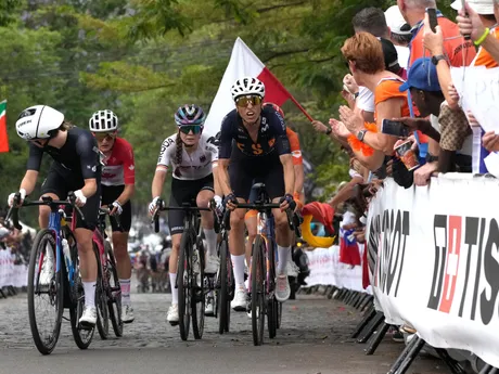 Mireia Benito Pellice, Antonia Niedermaier, Noemi Ruegg a Niamh Fisher-Black na MS v cyklistike 2025.