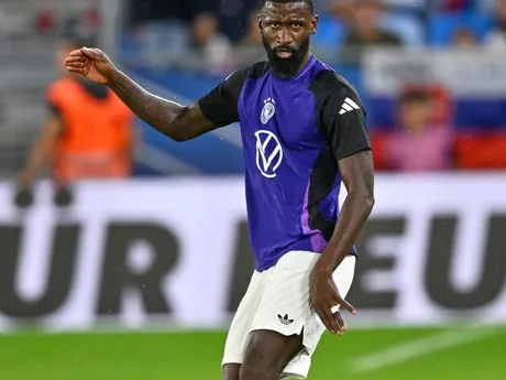 Antonio Rudiger pred zápasom Slovensko - Nemecko v kvalifikácii MS vo futbale 2026. 