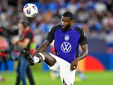Antonio Rudiger pred zápasom Slovensko - Nemecko v kvalifikácii MS vo futbale 2026. 