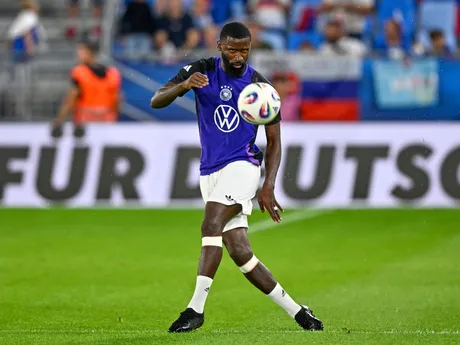 Antonio Rudiger pred zápasom Slovensko - Nemecko v kvalifikácii MS vo futbale 2026. 