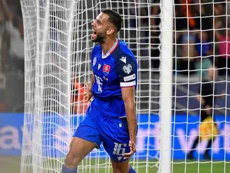 Dávid Hancko oslavuje gól v zápase Slovensko - Nemecko v kvalifikácii MS vo futbale 2026. 